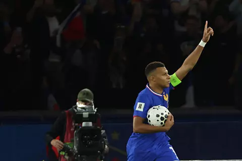 اقترب من المتصدر.. مبابي يتجاوز هنري في قائمة الهدافين التاريخيين لمنتخب فرنسا
